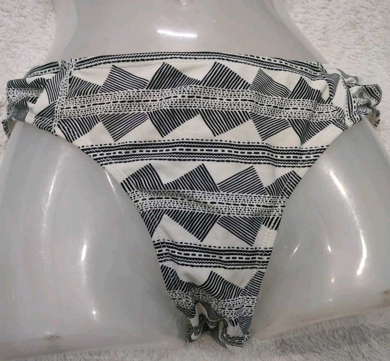 Patterned Bikini 💚 Bottom