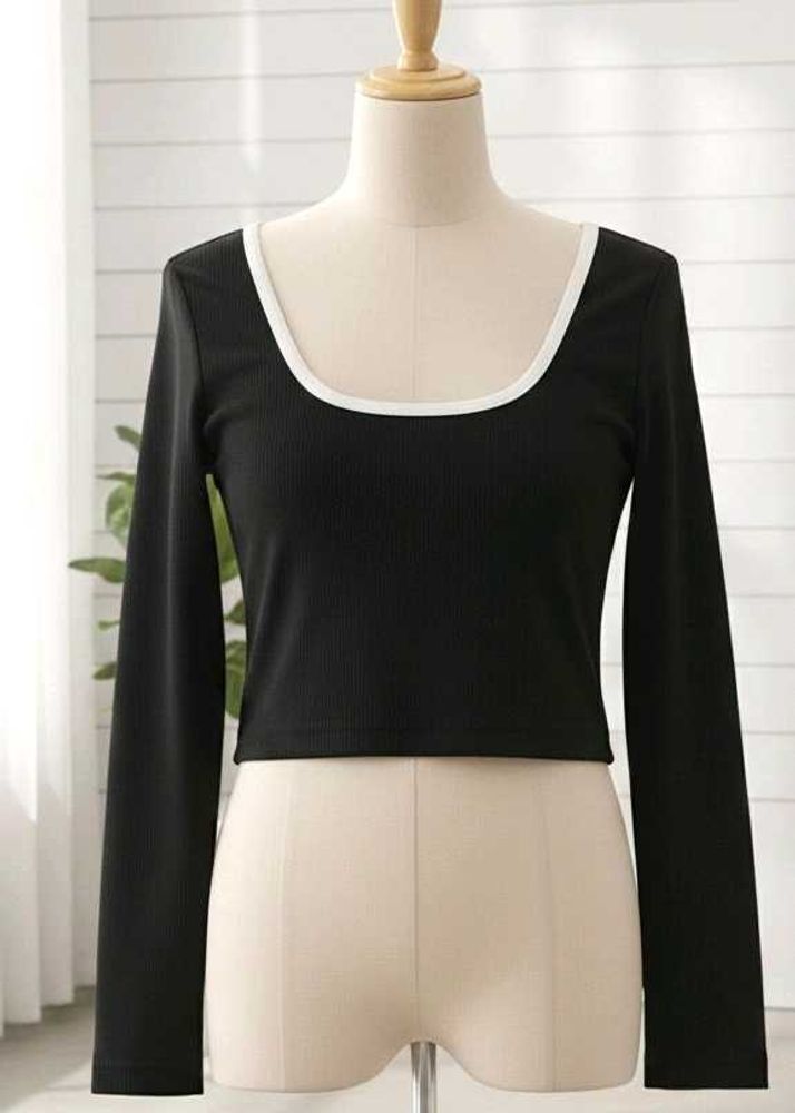 Chic Black Long Sleeve Crop Top