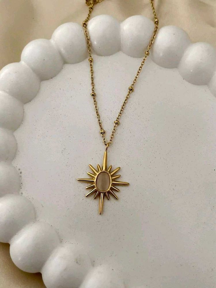 Star Pendant Necklace