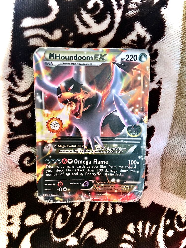 MHoundoom EX Pokemon Card