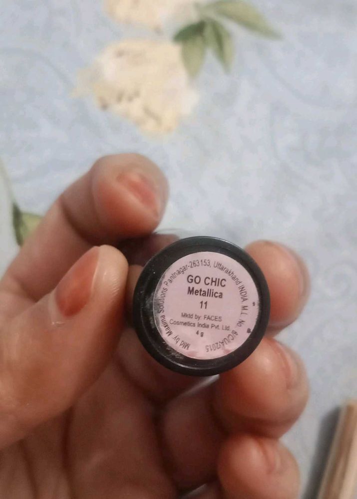 Highlighter And White Kajal Our Liner Combo