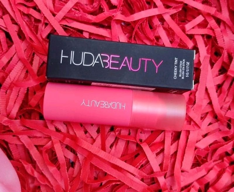 Huda Beauty Blush
