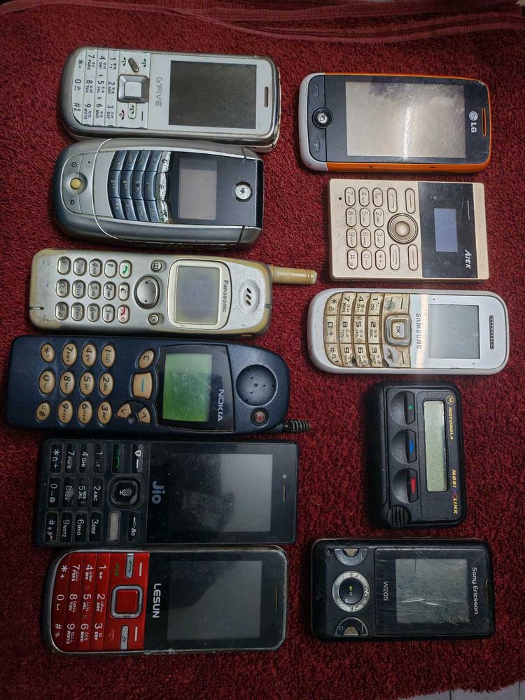 Vintage Mobiles &amp; Pager