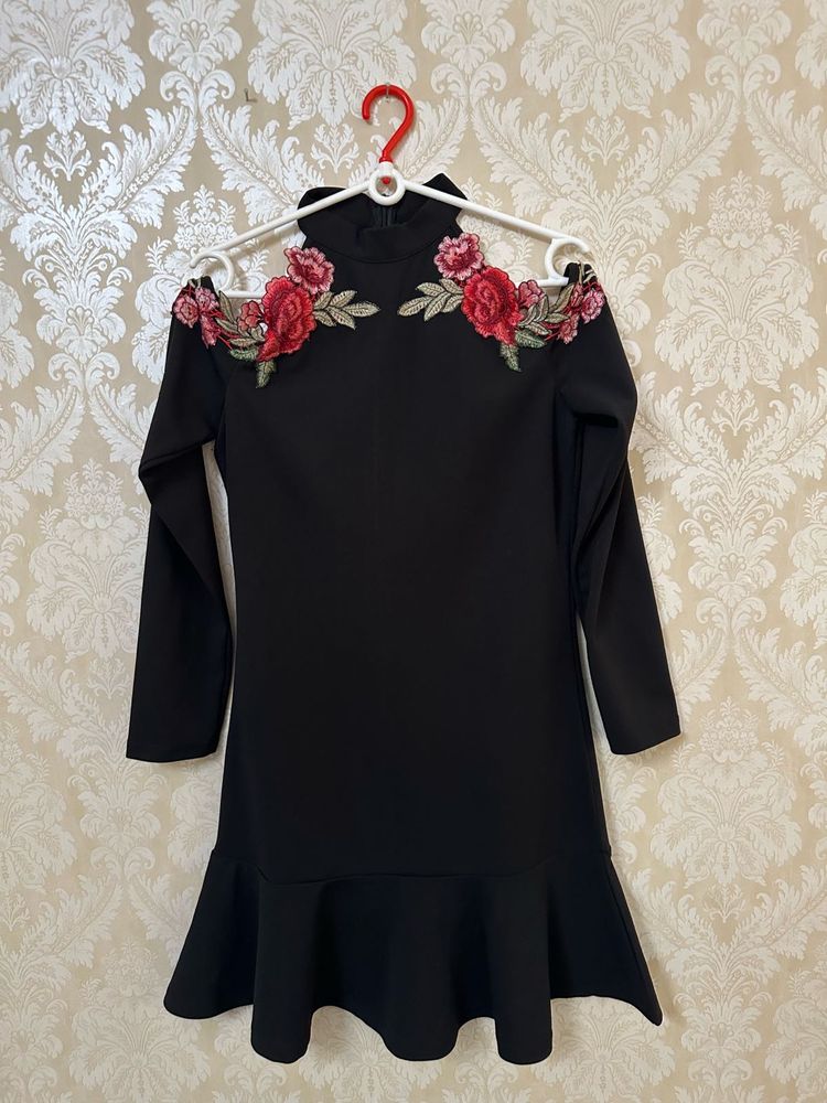 Floral Cold Shoulder Ruffle Dress