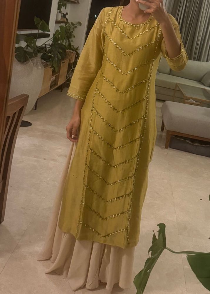 Elegant Embellished Mirror Kurta Set