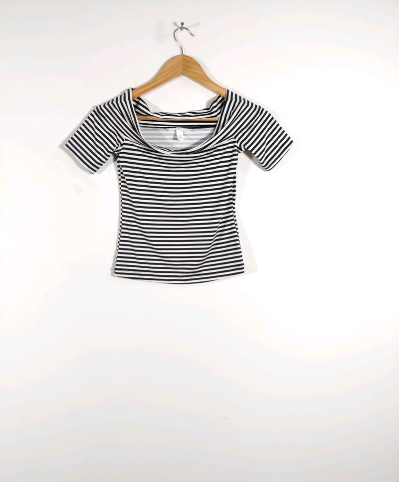 Black &amp; White Strips Casual Top (Women)