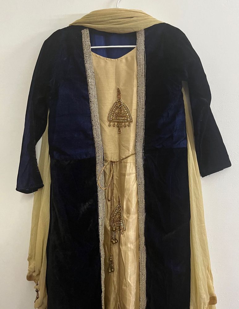 Elegant Salwar Kameez Suit