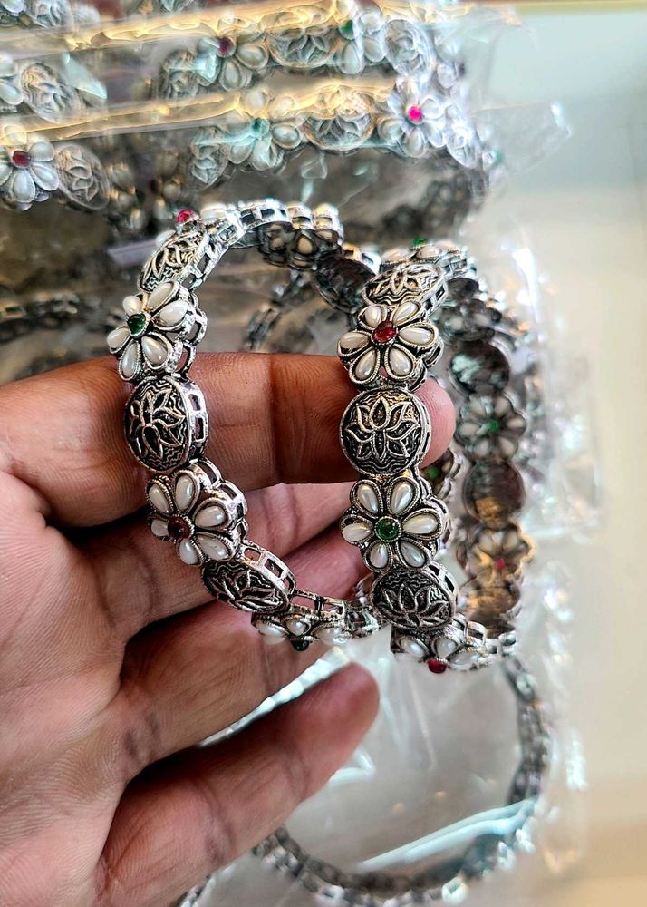 Floral Bangle Set
