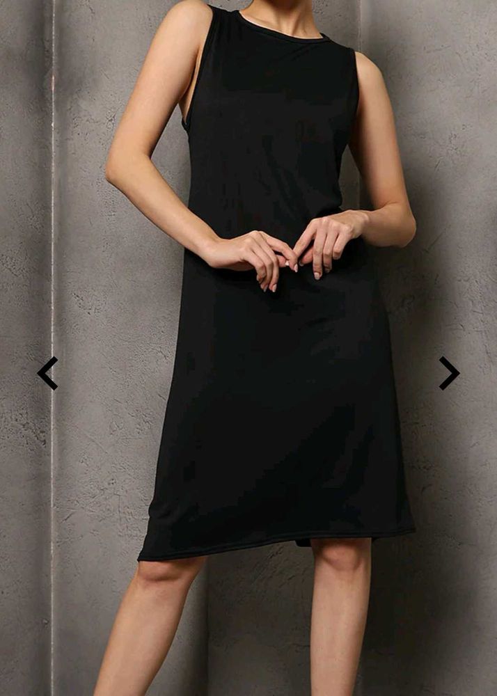 Sleek Black Sleeveless Slip Dress