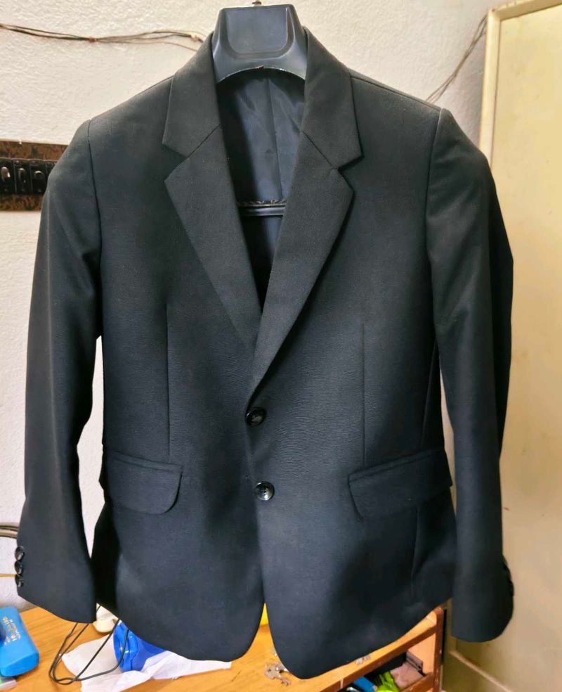 WOMEN&#39;S BLAZER BLACK
