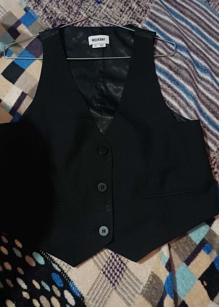 Chic Black Vest