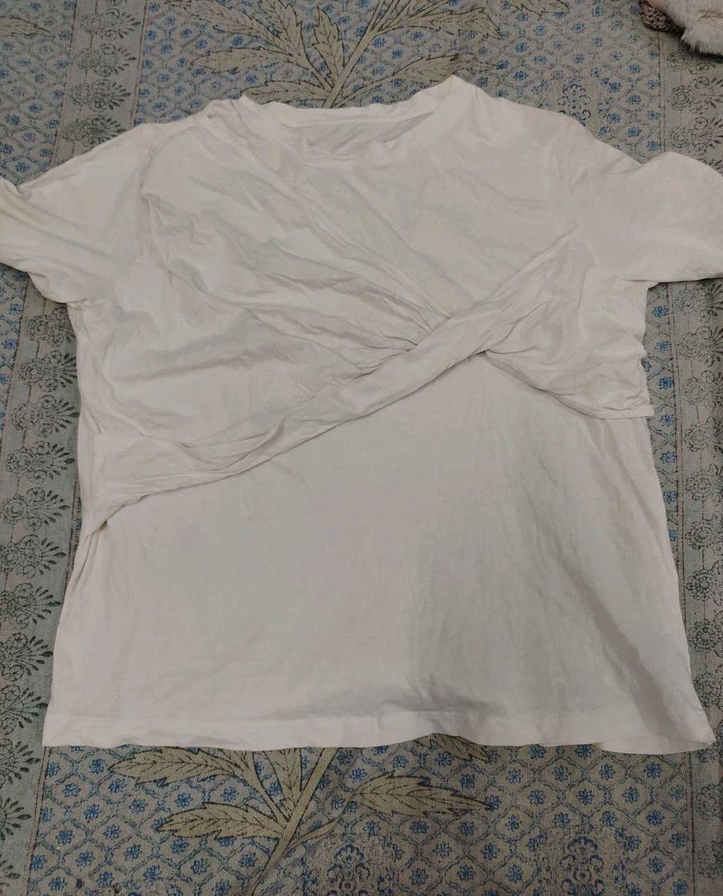 White Tshirt 🐻‍❄️