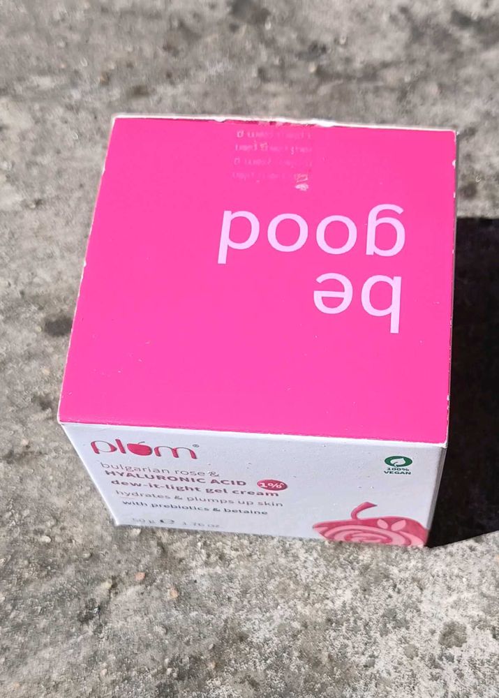 plum bulgarian rose moisturizer