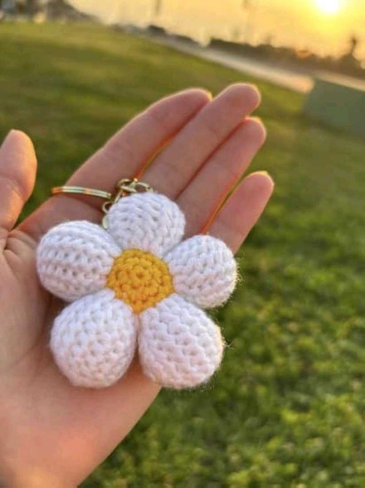 Daisy Puff Crochet Keychain