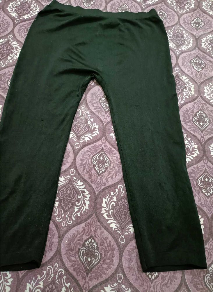 Comfy Black capri leggings