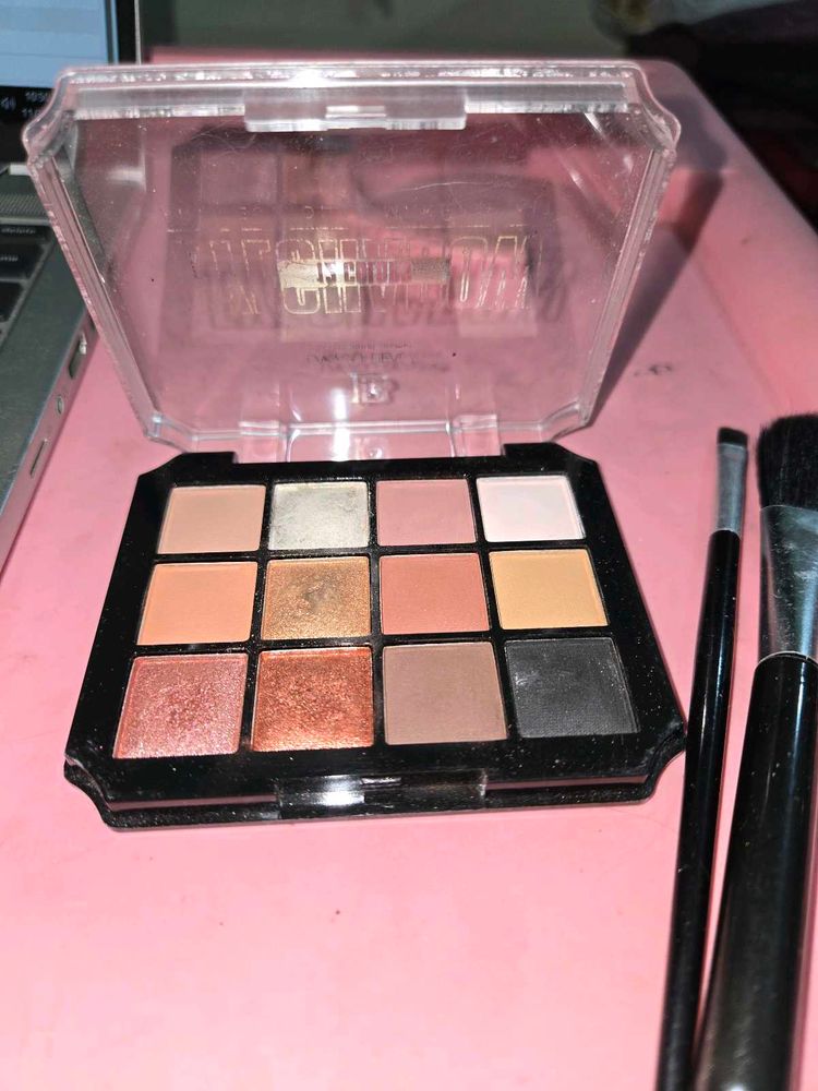 Eyeshadow Palette - Professional Cosmetics