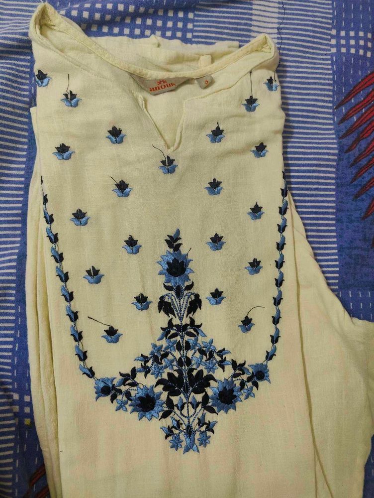 Floral Embroidered Kurta