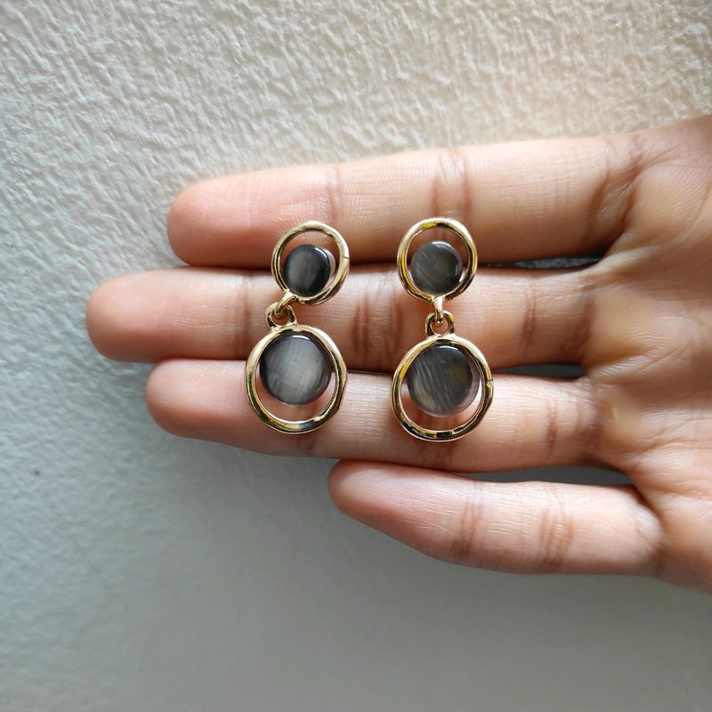 Pretty modern Earrings