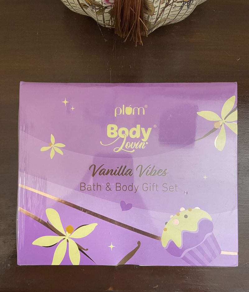 Plum Vanilla Vibes Bath &amp; Body Gift Set