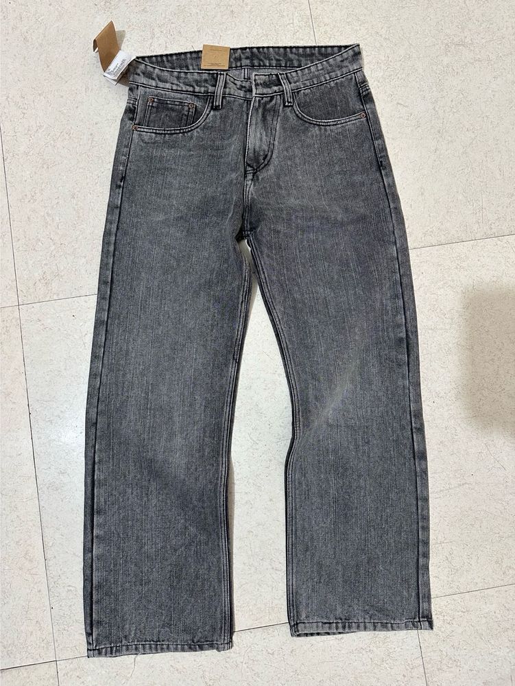 28,32 Standard Sizes jeans