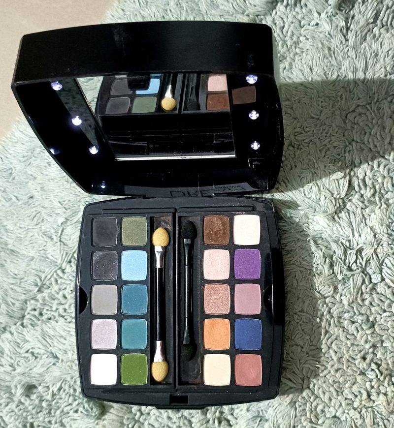 Oriflame Dare To Dream Palette