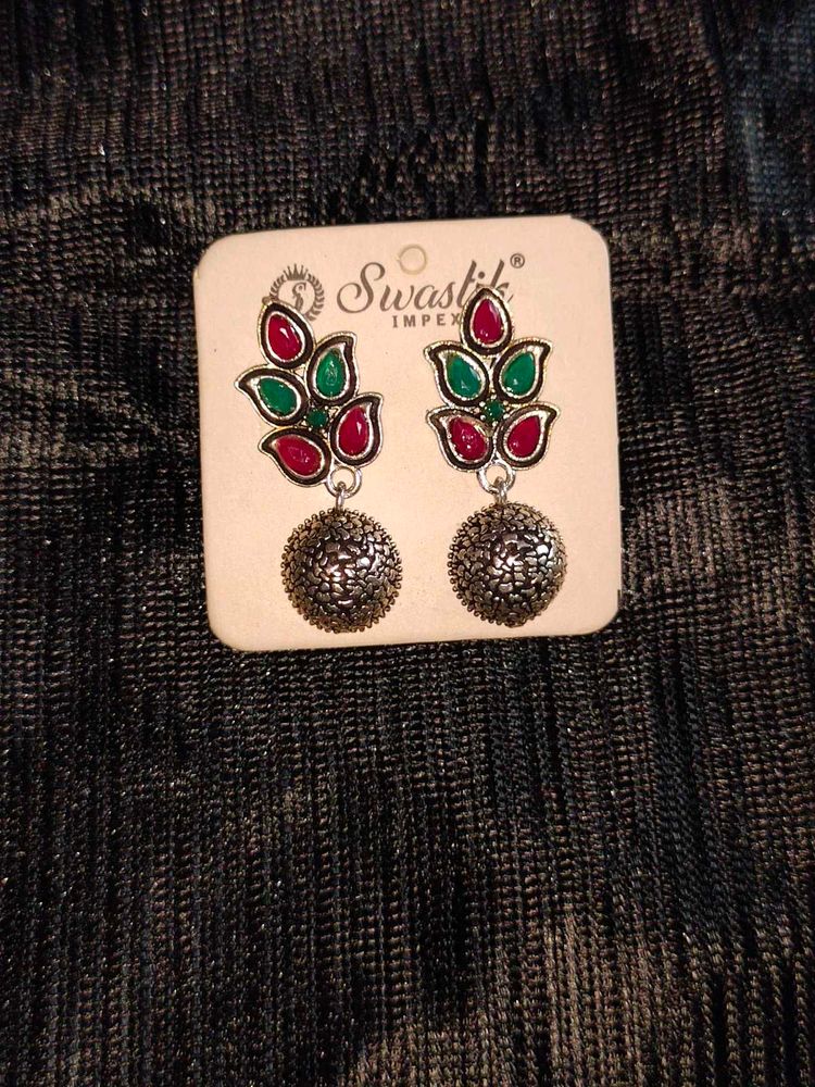 Festive Red &amp; Green Oxidized Earrings