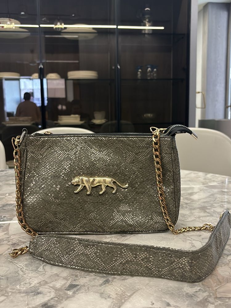 Sabyasachi Handbag, Sale💚