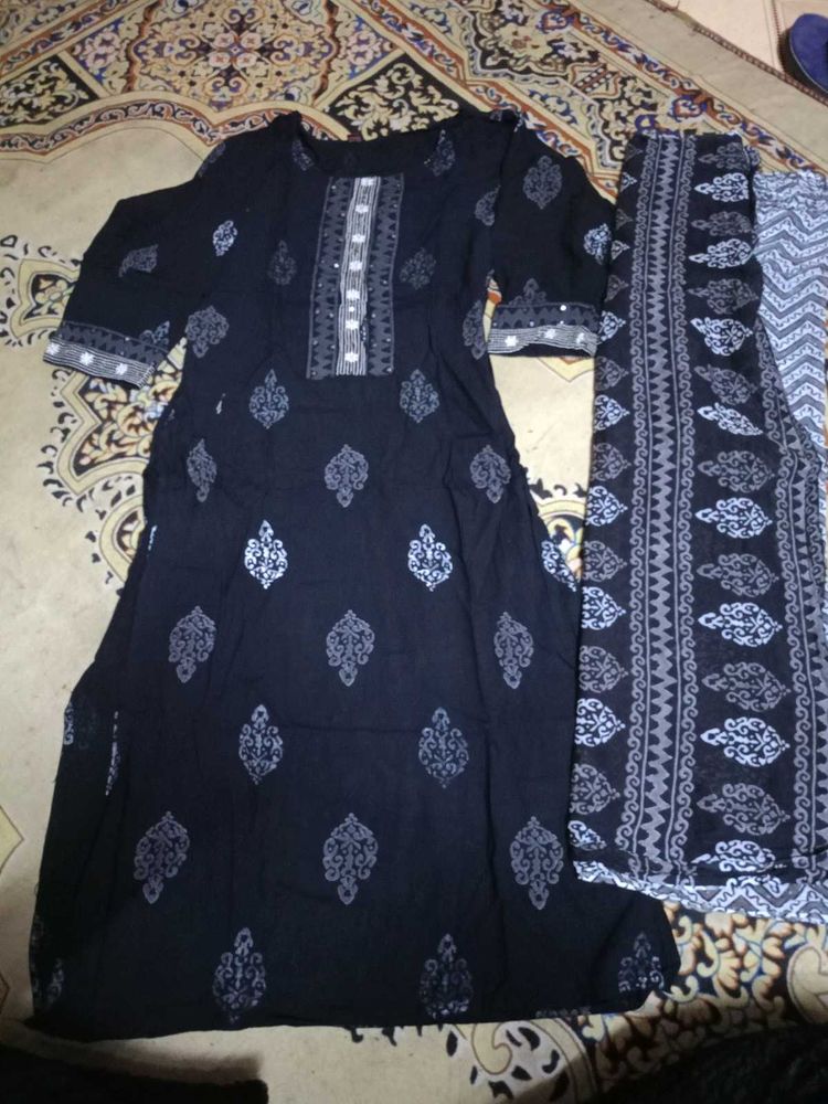 Black Kurti + Duppata