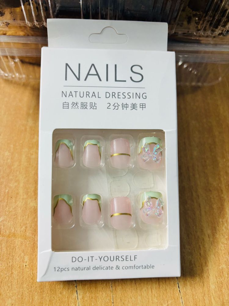 DIY Natural Dressing Nails