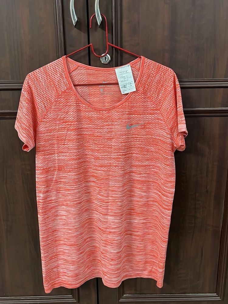 Nike Running Tee - Comfortable Fit