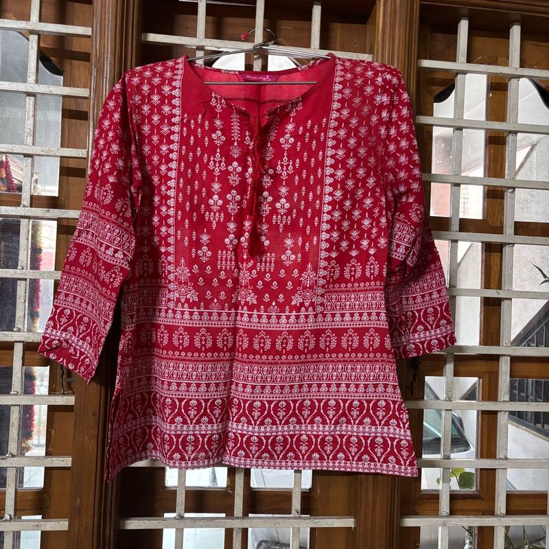 Red Short Kirti
