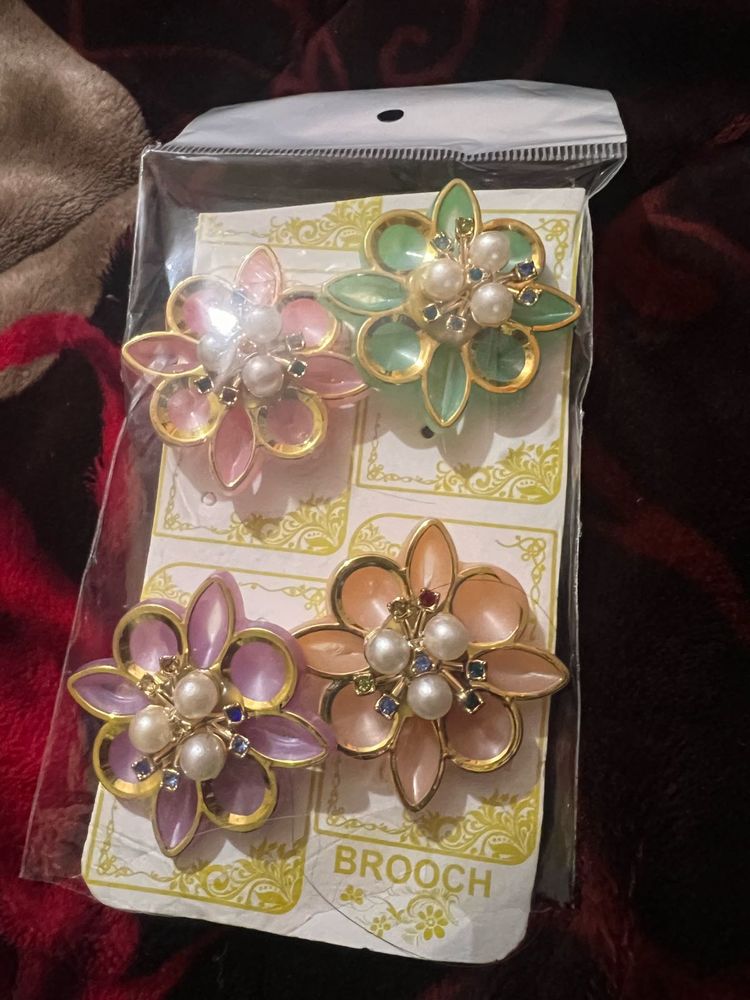 Floral Brooch Set