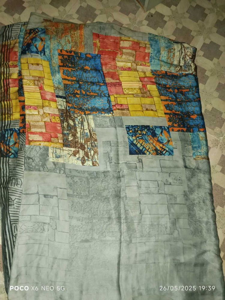 Crape Saree Abstract Print Fabric