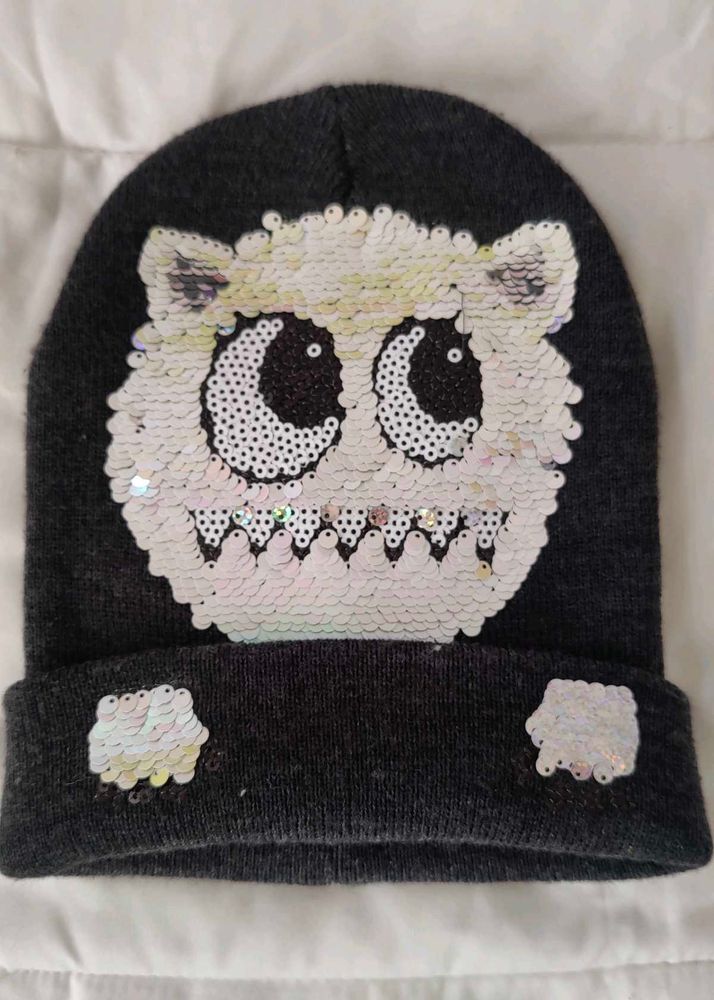 Warm Wollen Blend Bennie With Owl Sequence