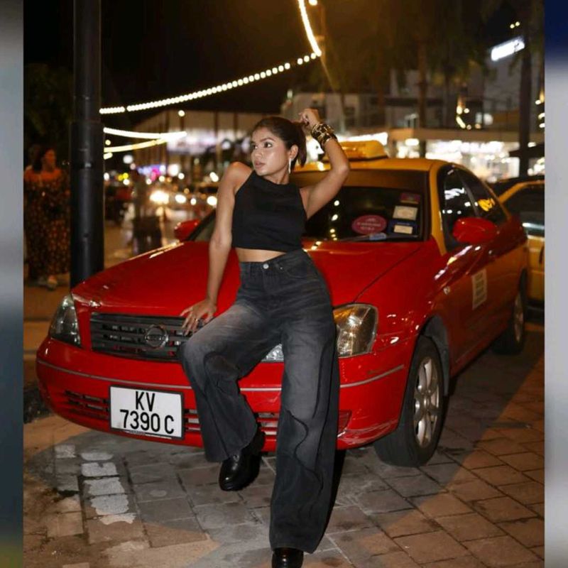 Trendy Black Wide Leg Jeans