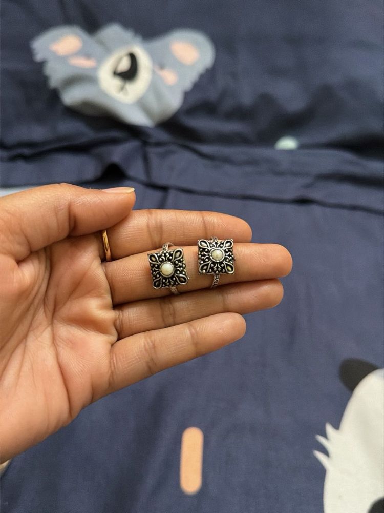 Oxidized Silver Toe Rings with Pearl