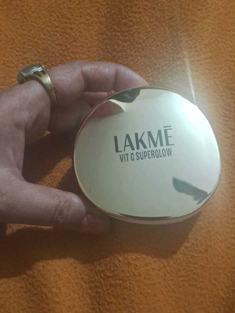 Lakme Vit C Superglow Compact