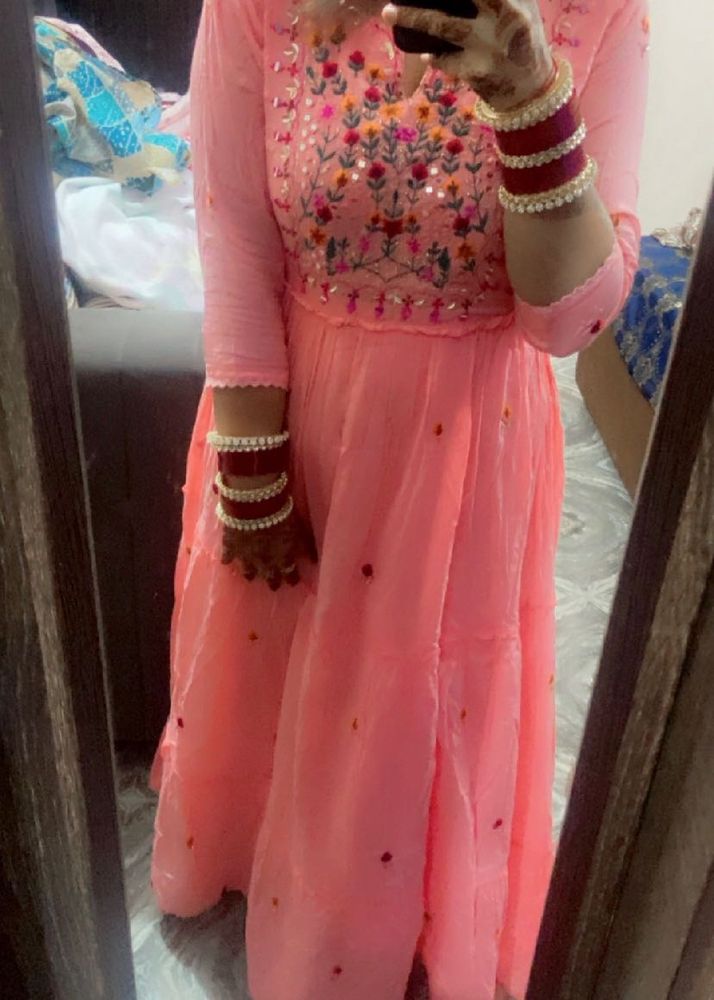 Elegant Pink Embroidered Kurta