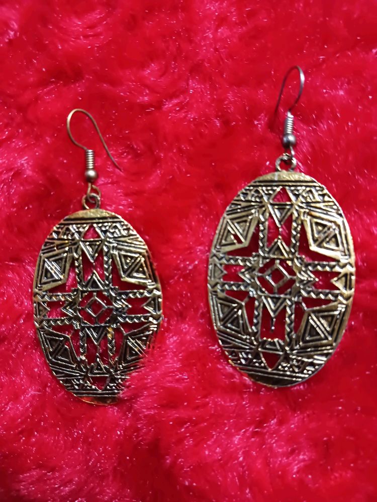 Golden Oval Earring