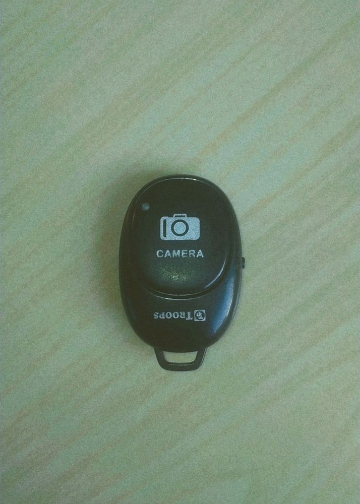 Wireless Shutter Remote for Smartphones