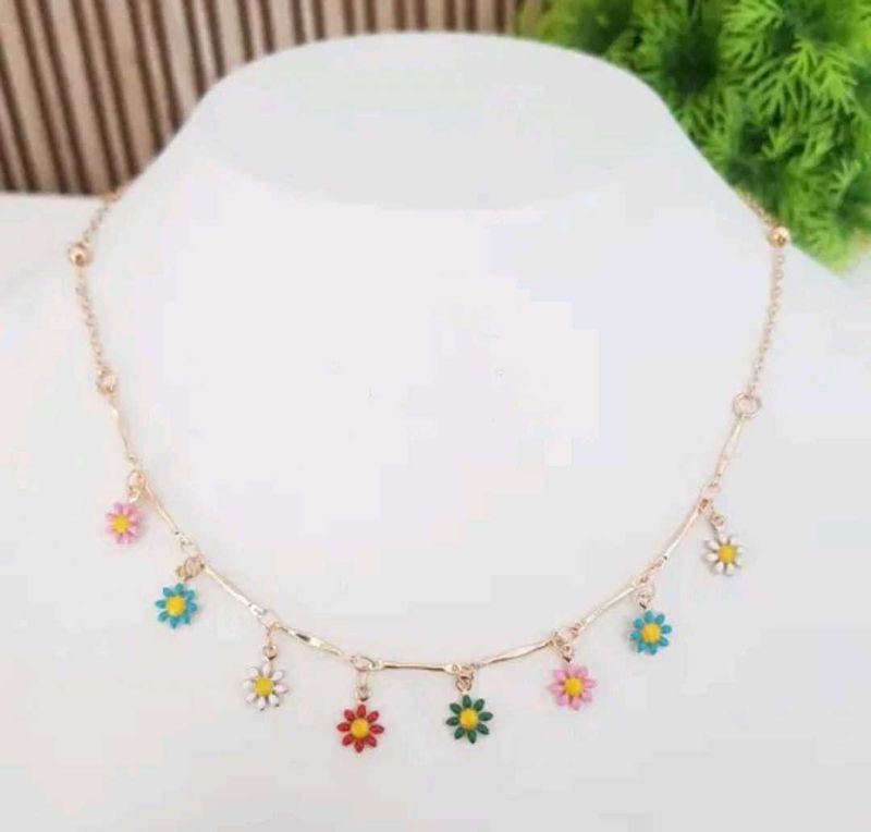 Daisy Charm Necklace