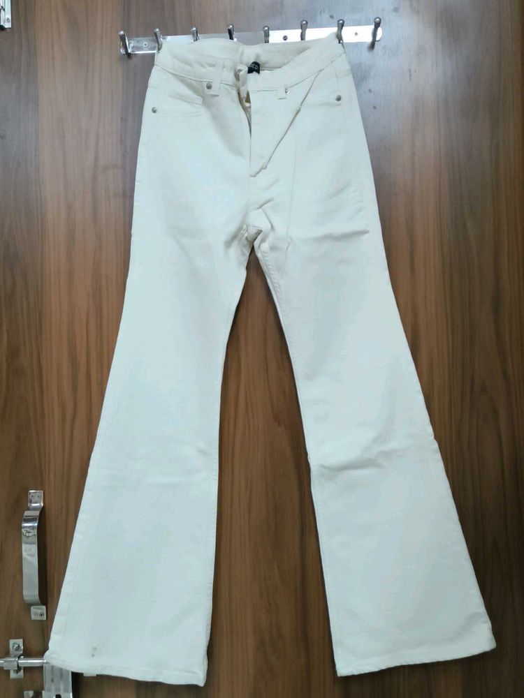 H&amp;M off white Flared Denim Jeans