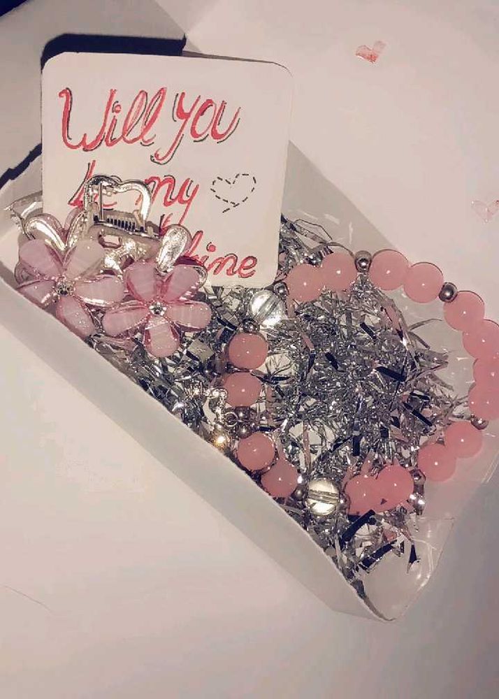 valentine mini hamper