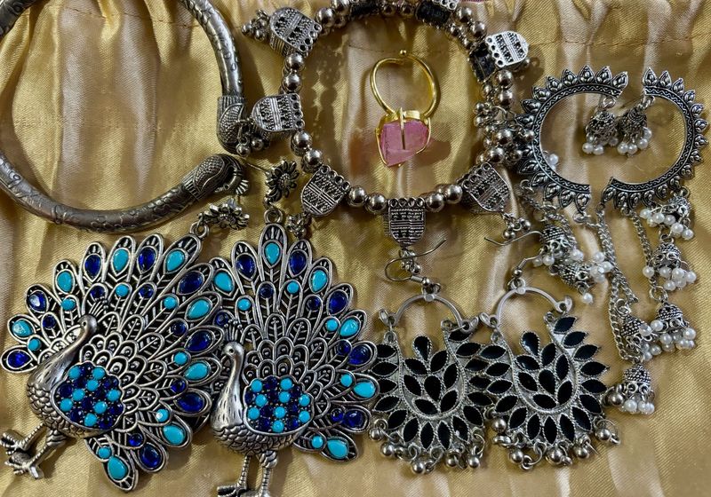 Set of 6 Jewellery Pieces