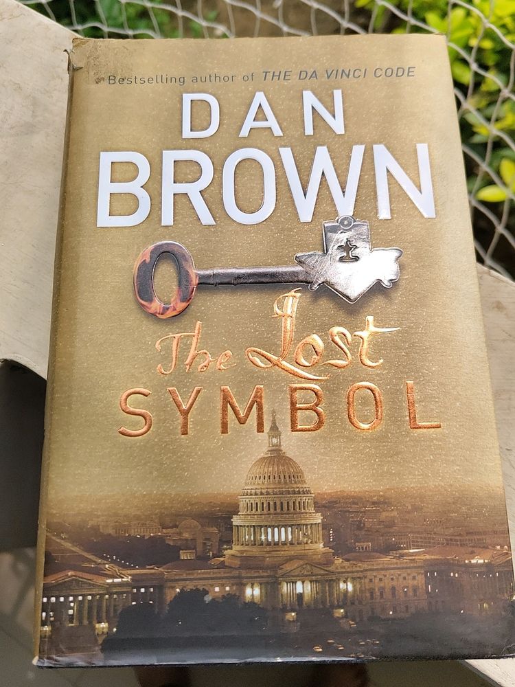 Hardcover Edition Of The Lost Symbol By Dan Brown , It&#39;s In Good Condition And Has No Marking