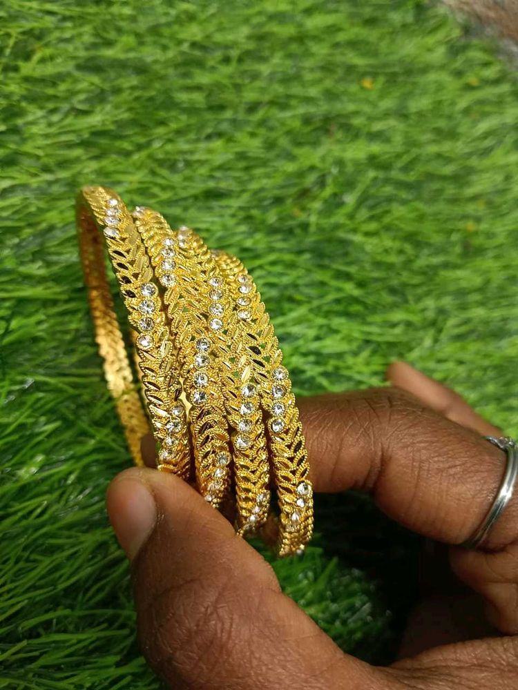 Gold-toned Bangle Set