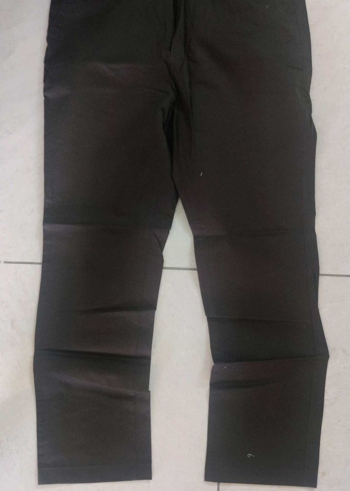 Pantaloons Chinos