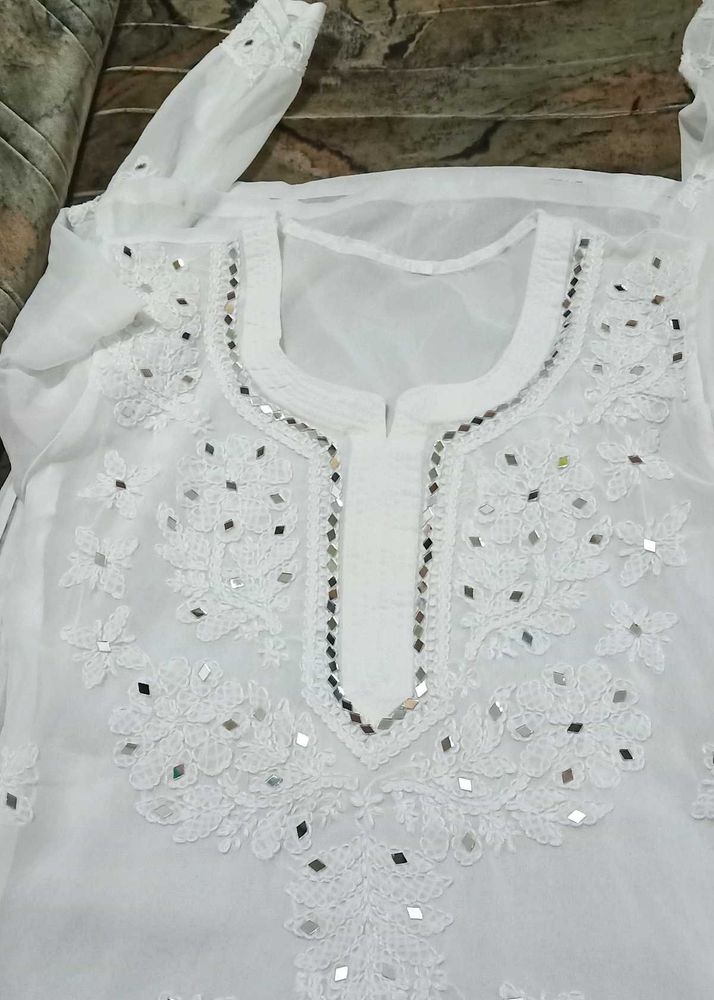 Chikenkari Mirror work Kurti with Inner