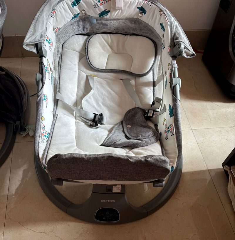 Like New Baby Bouncer with Bluetooth!