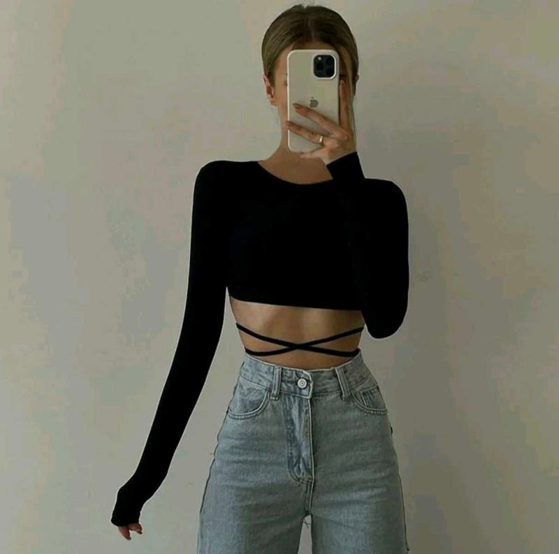 Chic Black Long Sleeve Crop Top
